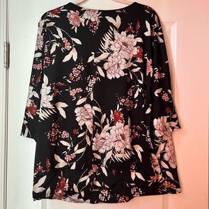 Floral dress shirt only worn a few times! Size 2XL